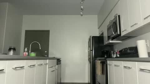 Snapshot of brodybiggs chatting on 10-03-25, 01:02 Brody Biggs online show from 10-03-25, 01:02