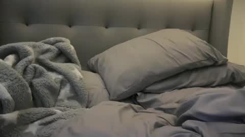 Snapshot of broke4blake chatting on 10-06-25, 10:45 Broke 4 Blake online show from 10-06-25, 10:45