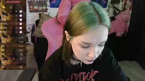 Snapshot of broodmommyy3 chatting on 03-06-25, 08:41 Martha online show from 03-06-25, 08:41