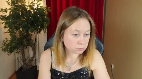 Snapshot of brooke_evans_ chatting on 11-11-25, 08:42 Brooke online show from 11-11-25, 08:42