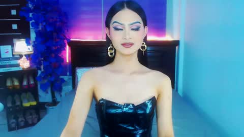 Snapshot of brownsausageroberta chatting on 12-18-24, 11:02 Roberta GODDESS OF PLEASURE AND SEXUALDESIRE online show from 12-18-24, 11:02