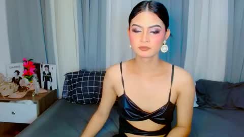 Snapshot of brownsausageroberta chatting on 09-11-25, 05:29 Roberta GODDESS OF PLEASURE AND SEXUALDESIRE online show from 09-11-25, 05:29