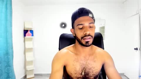 bruce_1111 online show from 09-26-25, 08:35