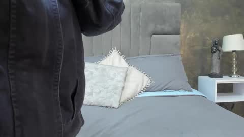 Bruce Hans online show from 10-25-25, 11:40