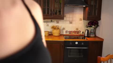 Tess online show from 05-01-26, 02:21