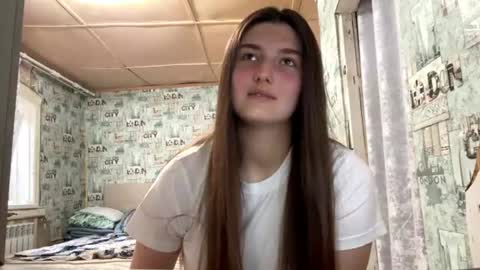 Mila online show from 06-19-26, 11:14