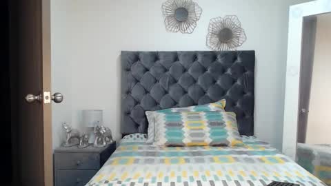 Violetta online show from 09-23-25, 03:09