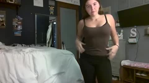 Snapshot of brunettebaby040 chatting on 09-11-25, 11:38 brunettebaby040 online show from 09-11-25, 11:38