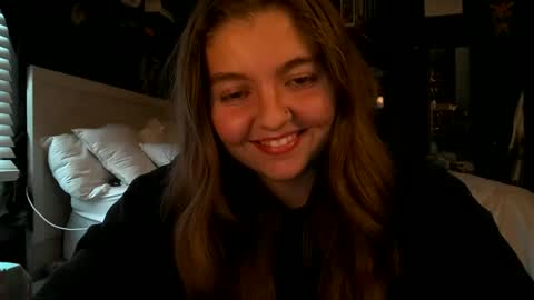 Snapshot of brunettebaby040 chatting on 09-25-25, 08:12 brunettebaby040 online show from 09-25-25, 08:12
