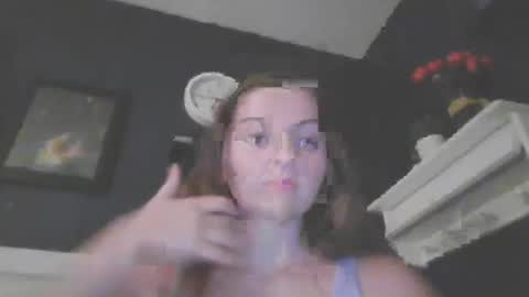Snapshot of brunettebaby040 chatting on 10-19-25, 06:03 brunettebaby040 online show from 10-19-25, 06:03