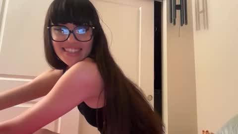 brunettefantasy4848 online show from 04-10-26, 04:17