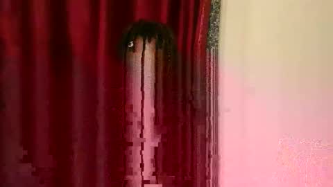 Snapshot of brunnette_blonde chatting on 03-24-26, 12:48 everyday online show from 03-24-26, 12:48