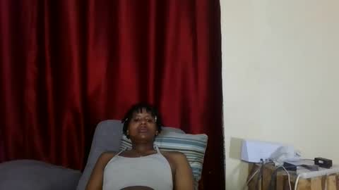 Snapshot of brunnette_blonde chatting on 04-03-26, 12:58 everyday online show from 04-03-26, 12:58