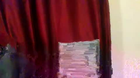 Snapshot of brunnette_blonde chatting on 04-04-26, 01:41 everyday online show from 04-04-26, 01:41