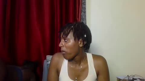 Snapshot of brunnette_blonde chatting on 04-08-26, 12:27 everyday online show from 04-08-26, 12:27