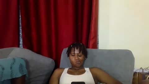 Snapshot of brunnette_blonde chatting on 04-11-26, 07:02 everyday online show from 04-11-26, 07:02