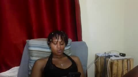 Snapshot of brunnette_blonde chatting on 04-12-26, 01:38 everyday online show from 04-12-26, 01:38