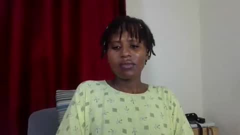 Snapshot of brunnette_blonde chatting on 04-14-26, 08:37 everyday online show from 04-14-26, 08:37