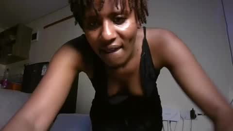 Snapshot of brunnette_blonde chatting on 04-17-26, 03:26 everyday online show from 04-17-26, 03:26