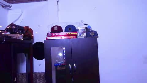 Snapshot of bruno_booss chatting on 12-18-25, 02:39 bruno_booss online show from 12-18-25, 02:39