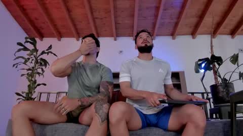 Andres Suarez online show from 04-25-26, 01:41