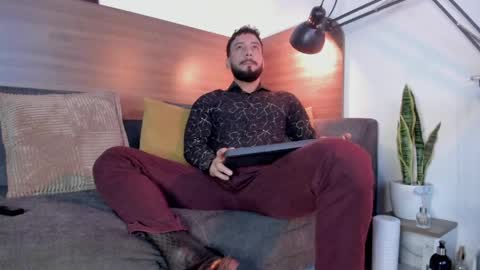 Andres Suarez online show from 04-27-26, 04:49