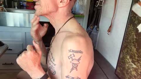 Steve... aka SkinnieDippin aka TimberTramp online show from 03-05-25, 07:38