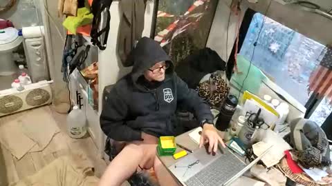 Steve... aka SkinnieDippin aka TimberTramp online show from 12-14-25, 10:47