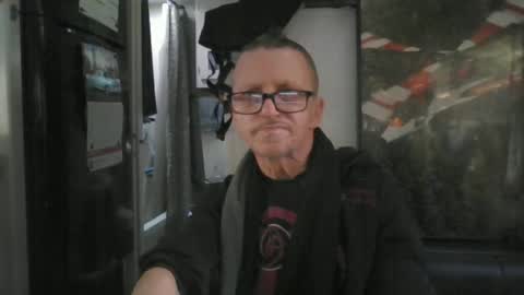 Snapshot of brushsquach chatting on 01-18-26, 08:12 Steve... aka SkinnieDippin aka TimberTramp online show from 01-18-26, 08:12