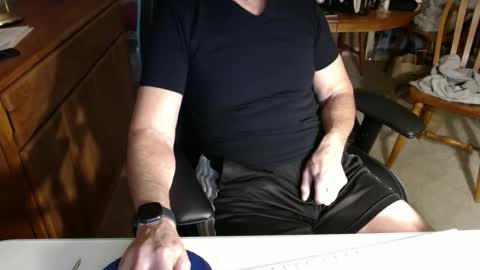 Snapshot of brussells chatting on 12-17-24, 03:28 Brussells online show from 12-17-24, 03:28