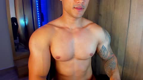 Snapshot of bryan_boy_ chatting on 12-22-24, 01:12 bryan online show from 12-22-24, 01:12