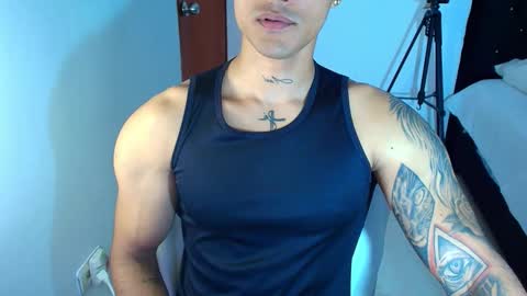 Snapshot of bryan_boy_ chatting on 10-18-25, 12:24 bryan online show from 10-18-25, 12:24