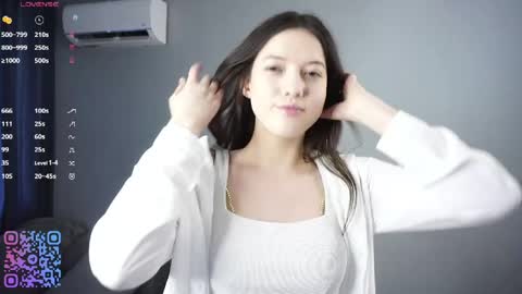 Snapshot of bryannavallely chatting on 05-30-26, 12:35 Kate online show from 05-30-26, 12:35