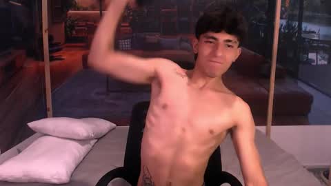 Snapshot of bryant_connor chatting on 11-08-25, 03:18 Branyt online show from 11-08-25, 03:18