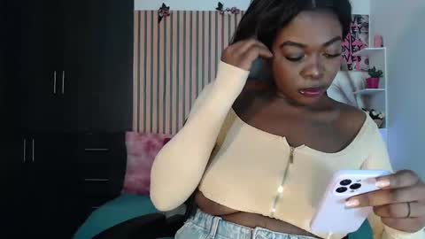 hot online show from 10-24-25, 08:11