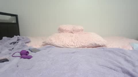 Snapshot of bubble_girl_lo chatting on 03-11-26, 07:36 Queen Lola XXX online show from 03-11-26, 07:36