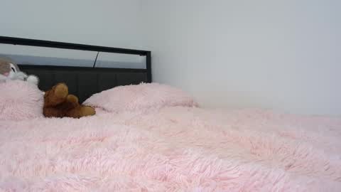 Snapshot of bubble_girl_lo chatting on 03-15-26, 01:22 Queen Lola XXX online show from 03-15-26, 01:22