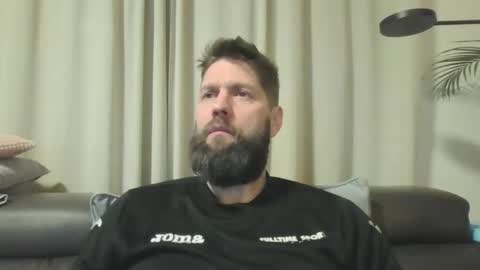 bubblebee1982 online show from 12-20-24, 07:17