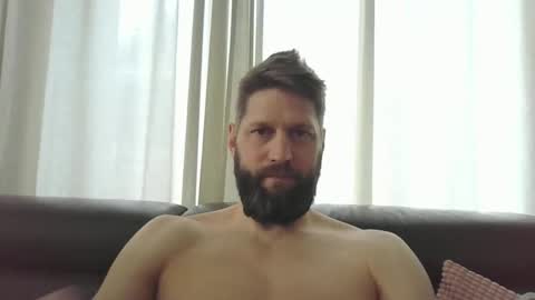 bubblebee1982 online show from 02-28-25, 09:25