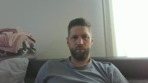 bubblebee1982 online show from 09-12-25, 01:22