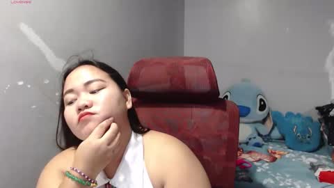 Snapshot of bubblebuttpinay chatting on 05-06-26, 01:03 Sunshine online show from 05-06-26, 01:03