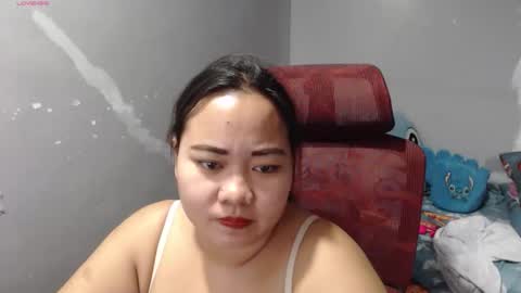 Snapshot of bubblebuttpinay chatting on 05-07-26, 06:52 Sunshine online show from 05-07-26, 06:52