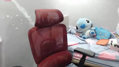 Snapshot of bubblebuttpinay chatting on 05-30-26, 12:30 Sunshine online show from 05-30-26, 12:30