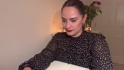 Anna online show from 06-11-26, 07:12