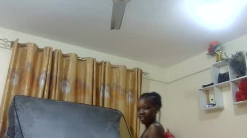 Snapshot of bubblyebony_01 chatting on 06-08-26, 11:49 Lucy online show from 06-08-26, 11:49