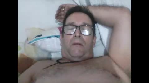 Snapshot of buchs32 chatting on 09-21-25, 06:04 buchs32 online show from 09-21-25, 06:04