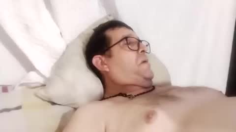 Snapshot of buchs32 chatting on 10-15-25, 04:45 buchs32 online show from 10-15-25, 04:45