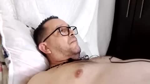 Snapshot of buchs32 chatting on 10-21-25, 05:52 buchs32 online show from 10-21-25, 05:52