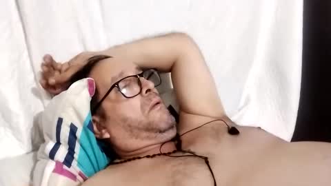 Snapshot of buchs32 chatting on 11-24-25, 04:56 buchs32 online show from 11-24-25, 04:56