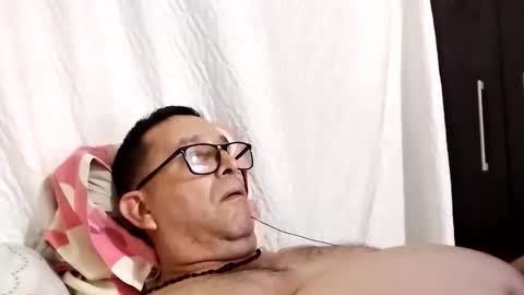 Snapshot of buchs32 chatting on 12-16-25, 05:01 buchs32 online show from 12-16-25, 05:01